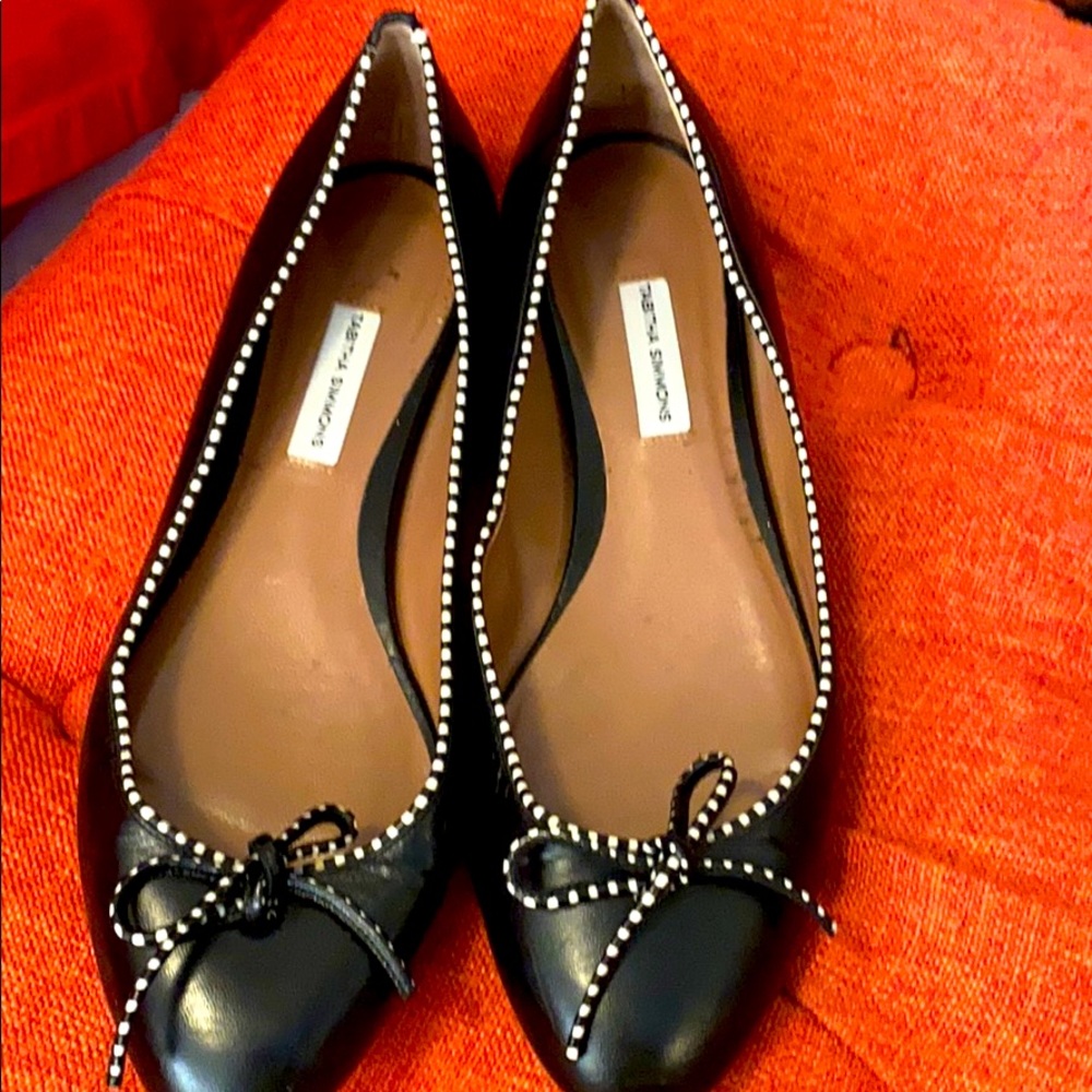 Flat shoe tabitha Simmons